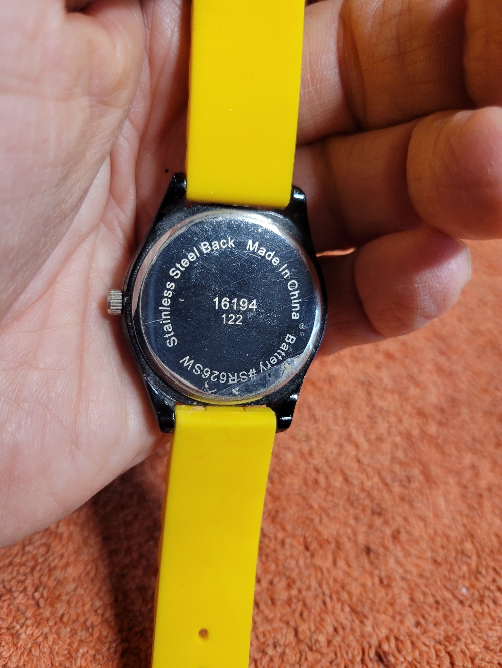 Yellow Band Rhinestone Bezel Quartz Watch - Picture 3 of 6